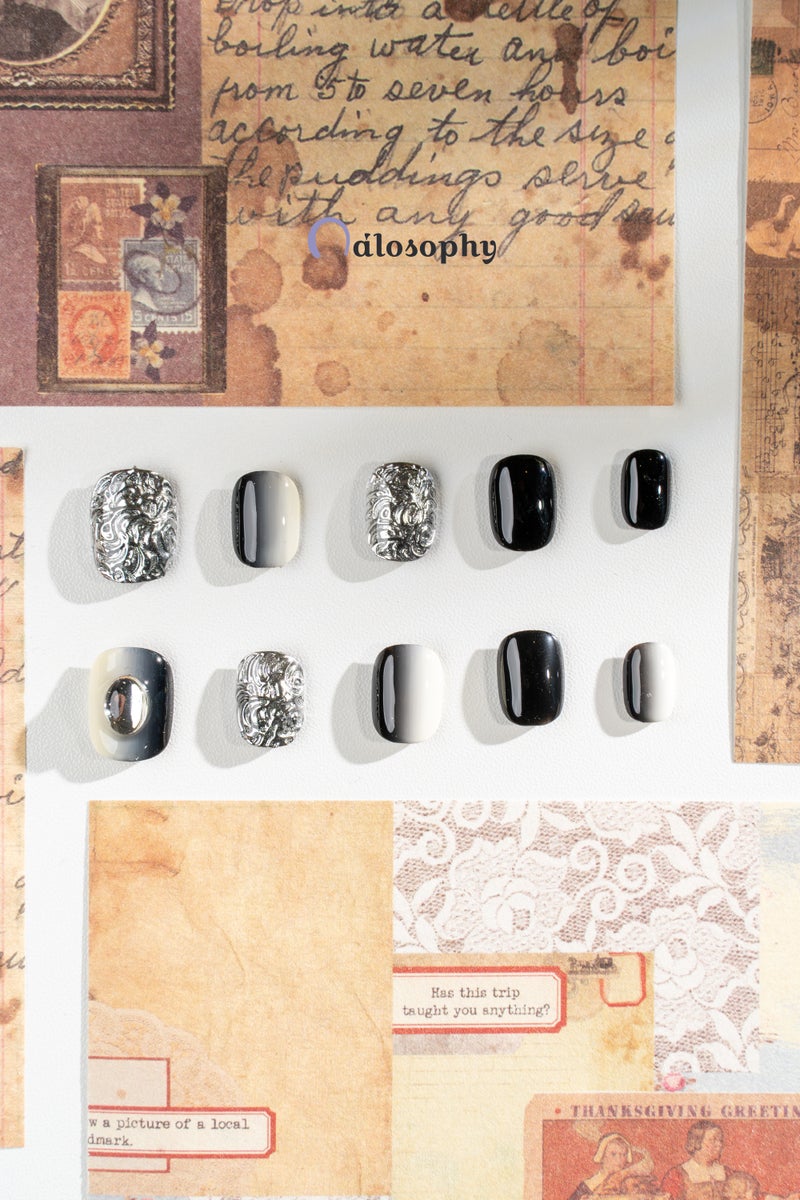 Nailosophy أظافر جل مضغوطة يدوية الصنع باللون الأسود المدخن مع فضة ملموسة | شكل مربع - Image 2